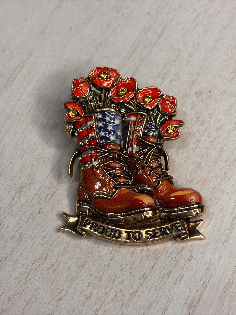 New Proud to Serve Military Combat Boots Poppy Flowers Patriotic Enamel Brooch